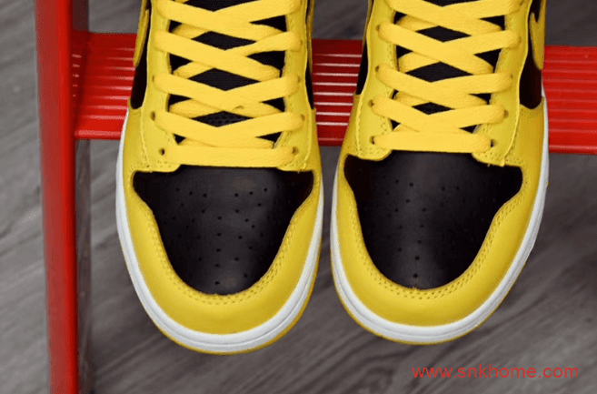 耐克Dunk SB武当配色高帮 Nike Dunk High SP "Varsity Maize" 耐克Dunk SB黑黄高帮板鞋发售日期 货号：CZ8149-002
