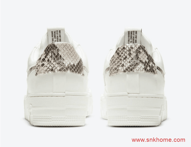 耐克空军蛇纹钩白色鞋面低帮新款 Nike Air Force 1 Pixel 新成员耐克空军鸳鸯设计 货号：CV8481-101