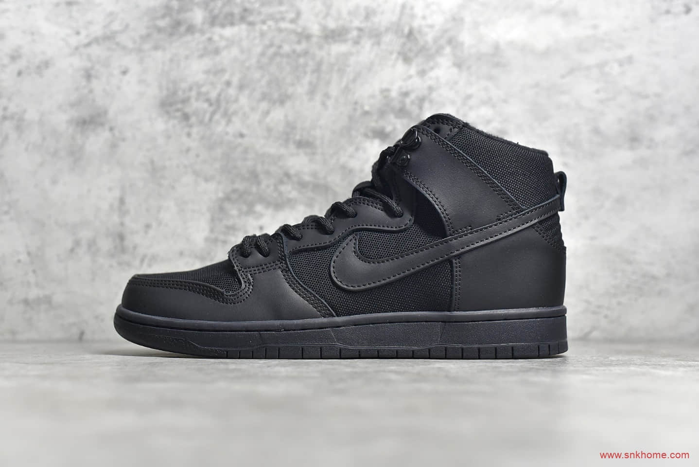 耐克Dunk SB全黑高帮CJ纯原版本 NIKE SB ZOOM DUNK HI PRO BOTA 耐克Dunk SB黑武士 货号：923110 001