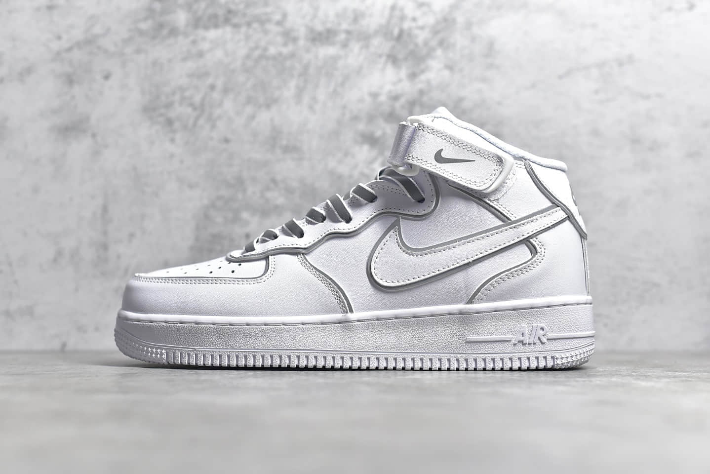 耐克空军全白中帮反光 NIKE Air Force 1 Mid "Vintage Mosaic White" 最好的耐克空军一号复刻空军反光 货号：369733-809