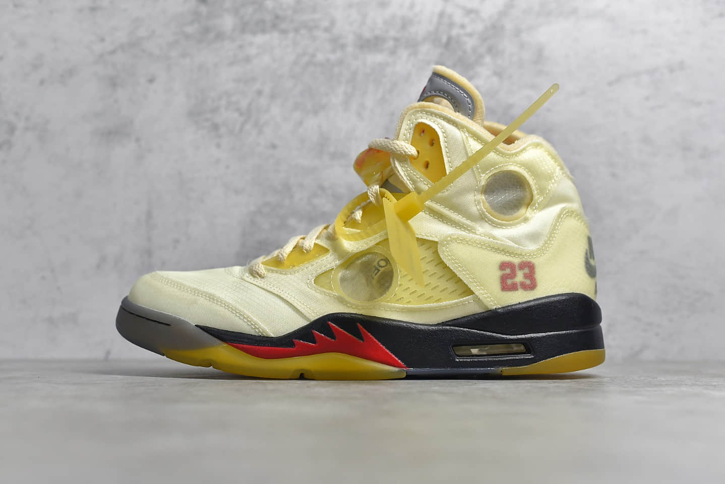 AJ5OW联名白蝉翼米黄色球鞋 Off-white x Air Jordan Retro 5 SP 白蝉翼AJ爆款 货号：DH8565-100