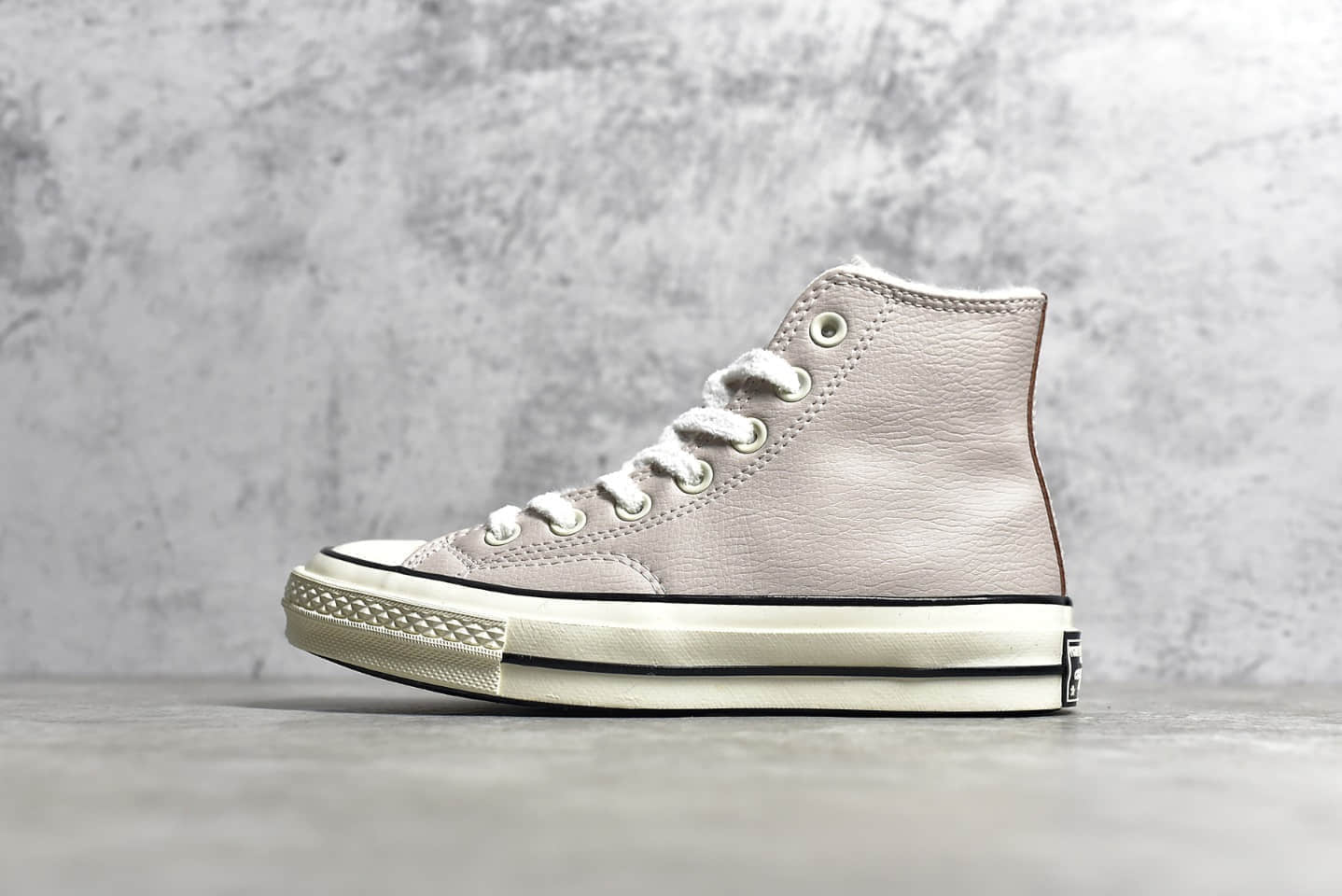 匡威浅粉皮面加毛款高帮 Converse Chuck 70s 匡威皮面高帮 匡威1970S秋冬款 货号：569514C