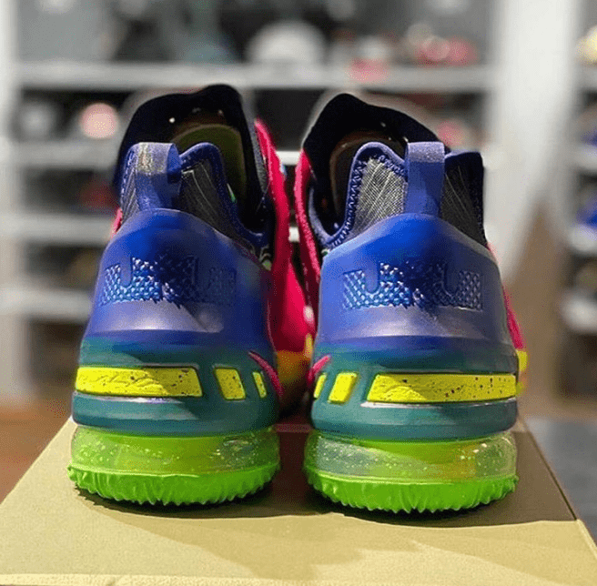 耐克詹姆斯18代粉色球鞋 Nike LeBron 18 “Los Angeles By Night” 詹姆斯冠军球鞋 货号：DB8148-600