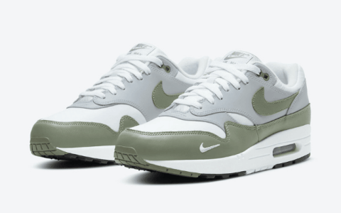 耐克MAX1白灰浅绿配色复古跑鞋 Nike Air Max 1 Spiral Sage 耐克超高规格全皮革打造 货号：DB5074-100