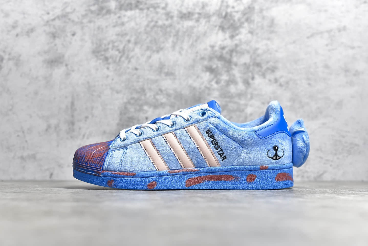 阿迪达斯贝壳头蓝兔子Melting Sadness x adidas originals Superstar Karoro 贝壳头蓝色兔耳朵 货号：FZ5253