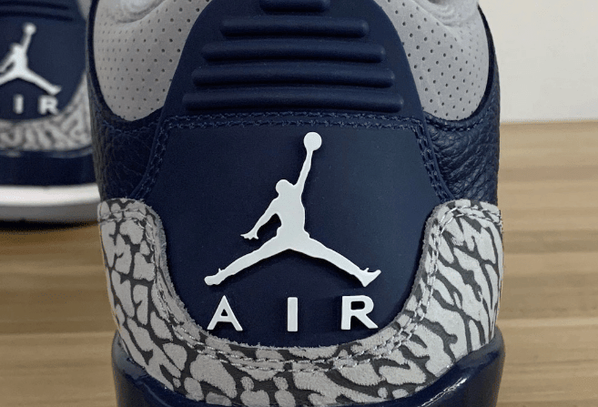 AJ3午夜蓝明年年初发售 Air Jordan 3 “Midnight Navy” AJ3灰蓝中帮球鞋实物图 货号：CT8532-401