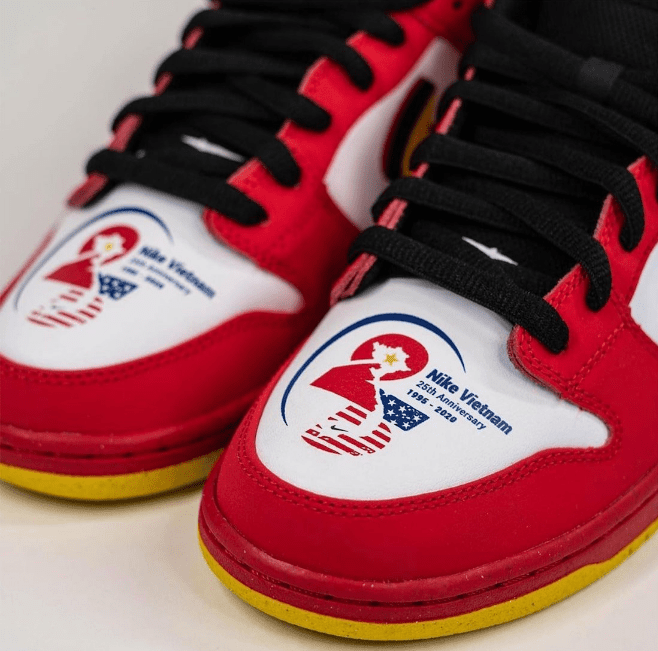 耐克Dunk SB越南建厂25周年 Nike SB Dunk Low “Vietnam” 耐克Dunk SB黑白红低帮板鞋 货号：309242-307