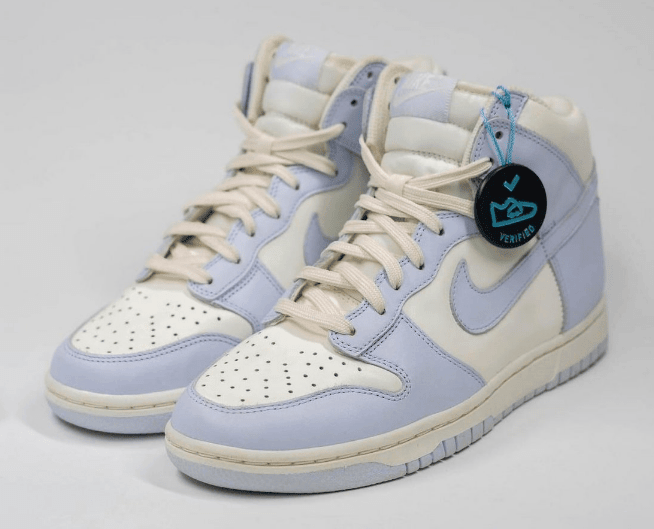 耐克Dunk乳白色淡紫色高帮 Nike Dunk High WMNS “Football Grey” DUNK马卡龙全新配色发售日期 货号：DD1869-102