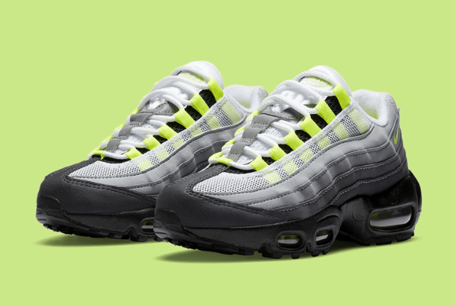 耐克MAX95 Neon亲子鞋 Nike Air Max 95 "Neon" 首发耐克MAX95灰黑GS版本童鞋都有 货号：CT1689-001