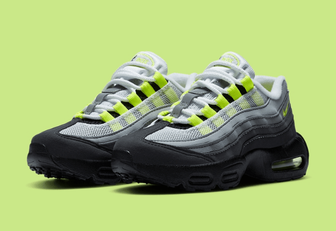 耐克MAX95 Neon亲子鞋 Nike Air Max 95 "Neon" 首发耐克MAX95灰黑GS版本童鞋都有 货号：CT1689-001