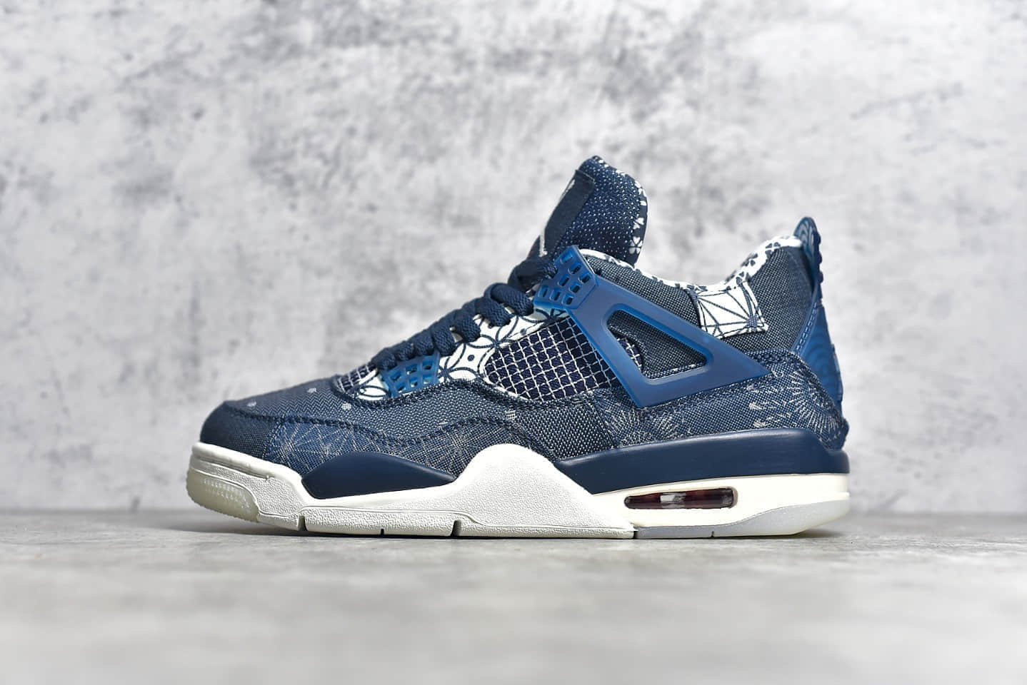 AJ4蓝白牛仔刺子绣 Air Jordan 4 Retro"Deep Ocean" 纯原版本AJ4鸳鸯红蓝鞋带 货号：CW0898-400