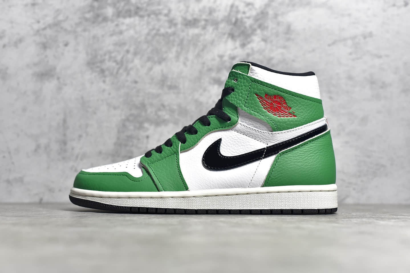 AJ1凯尔特人高帮酷似喜力的一个配色 Air Jordan 1 Retro High OG AJ1“ Lucky Green”原厂顶级 货号：DB4612-300