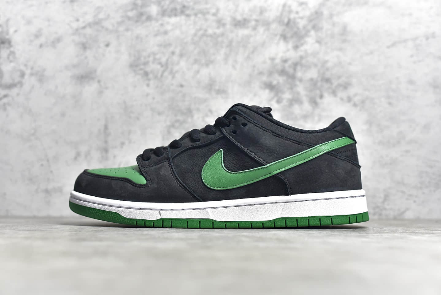 耐克Dunk SB黑绿低帮板鞋 NIKE SB Dunk Low Pro 黑绿纯原版本 货号：BQ6017-005