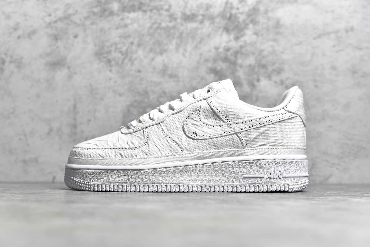 耐克空军白色低帮撕撕乐 NIKE Air Force 1'07 空军可撕鞋面设计 耐克空军DIY鞋款 货号：CJ1650-101