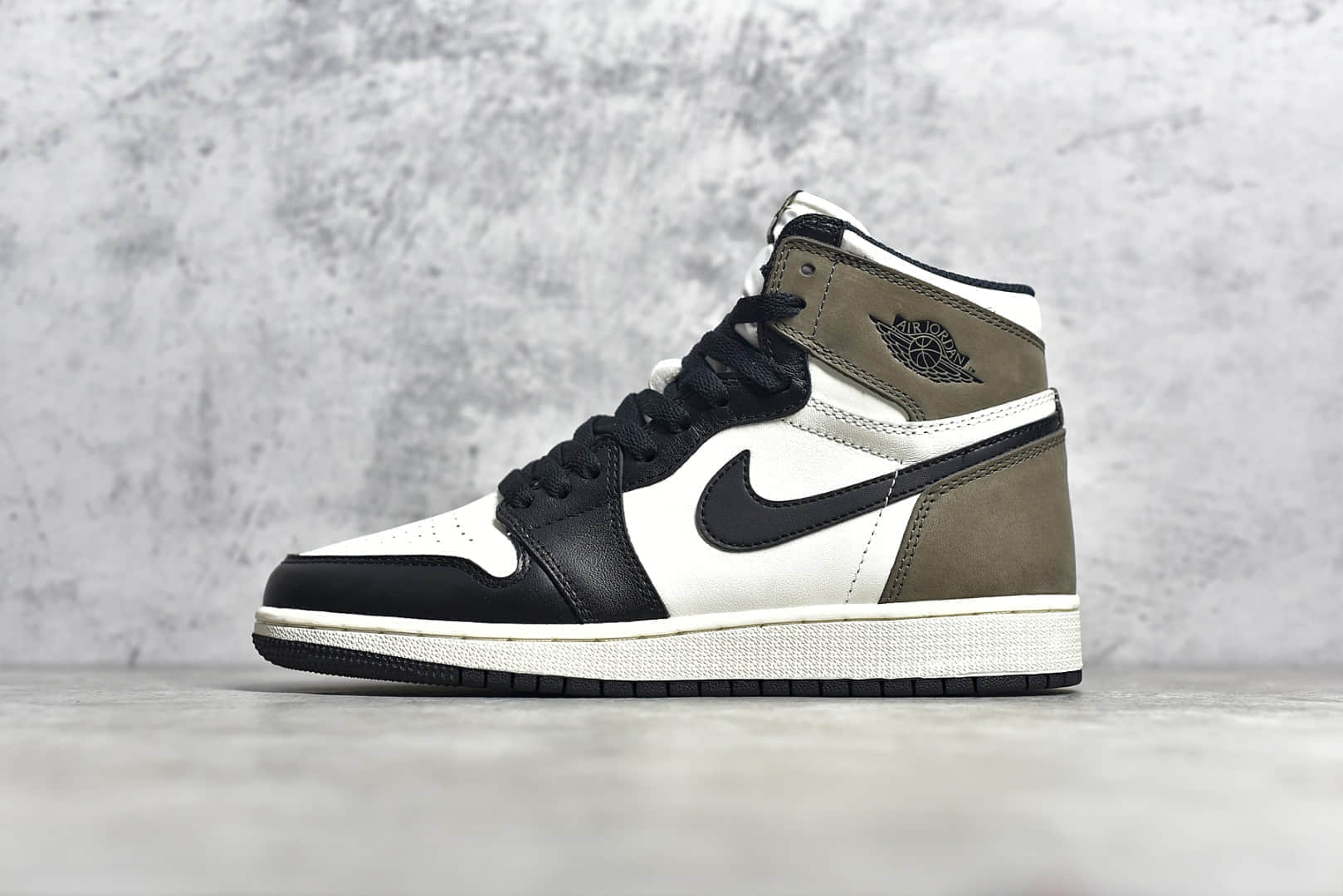 AJ1小倒钩摩卡咖啡色 Air Jordan 1 Retro “Dark Mocha” 原厂AJ1一比一复刻 AJ1倒钩 货号：575441-105