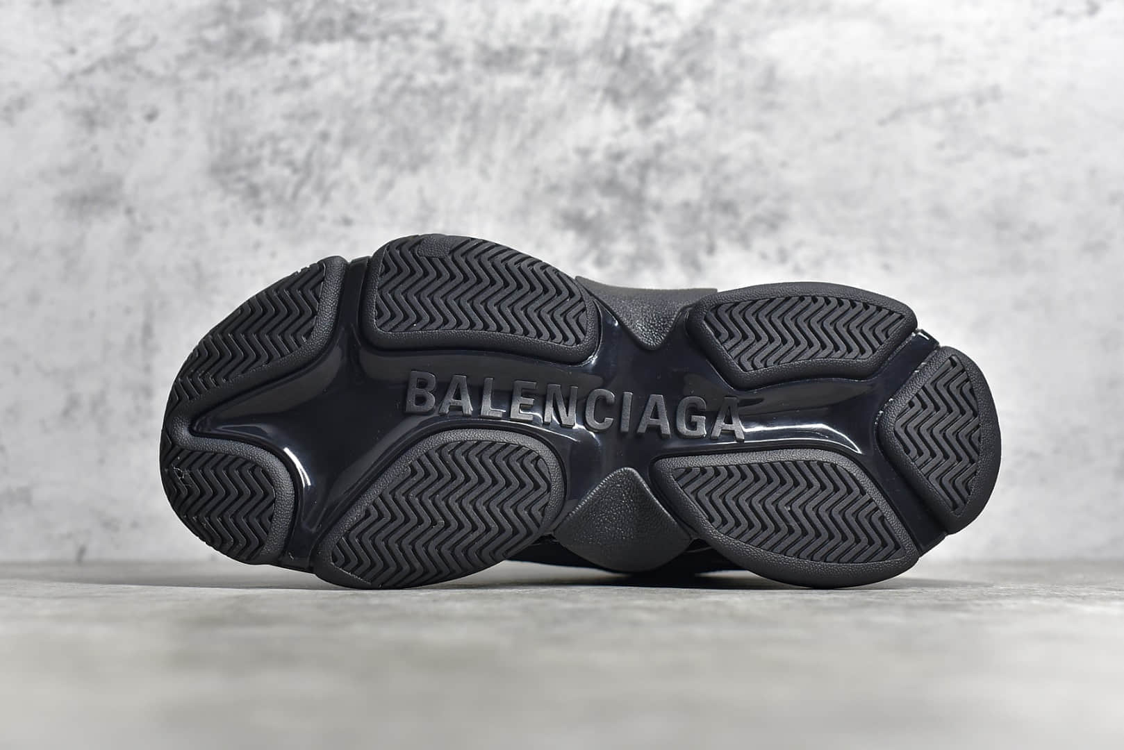 巴黎世家灰黑色老爹鞋 Balenciaga Triple S 黑灰 意产纯原版本巴黎世家代工厂-潮流者之家