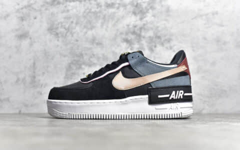 耐克空军马卡龙黑灰白低帮 NIKE WMNS Air Force 1 Shadow 耐克拼接马卡龙解构板鞋 货号 ：DC5270-016