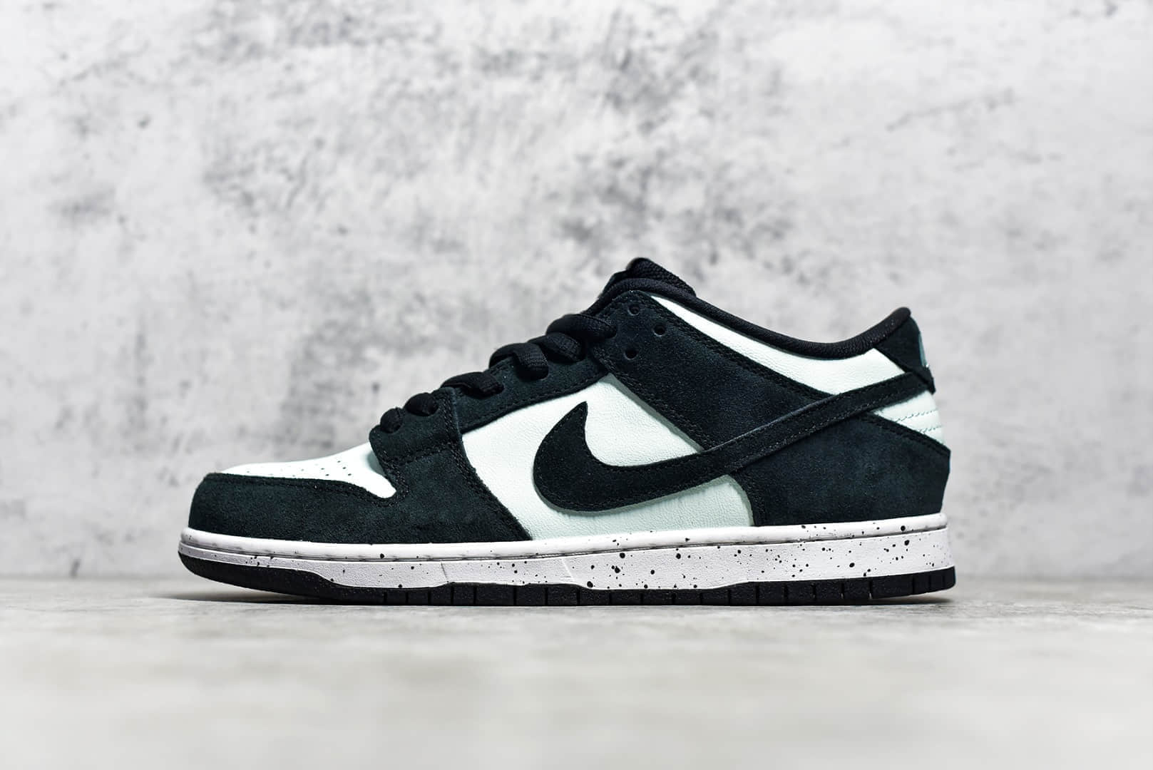 耐克Dunk SB小钻石 NIKE SB Dunk “Barely Green” 头层牛皮耐克Dunk最高复刻版本 货号：854866-003