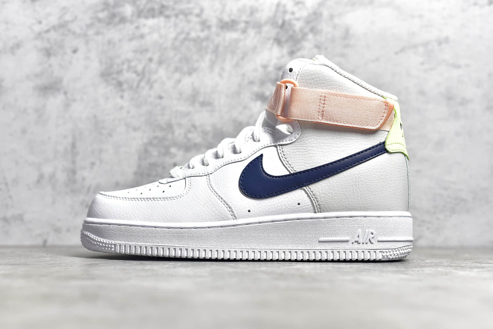 耐克空军白色鞋面深蓝色钩高帮 NIKE Air Force 1 High 耐克空军一号工厂 货号：334031-117