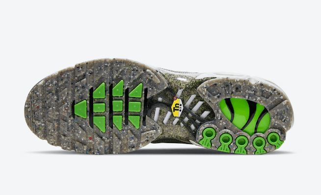 耐克AIR MAX PLUS再生羊毛材料 Nike Air Max Plus Essential “Crater” 全新耐克复古气垫跑鞋 货号：DA9326-001