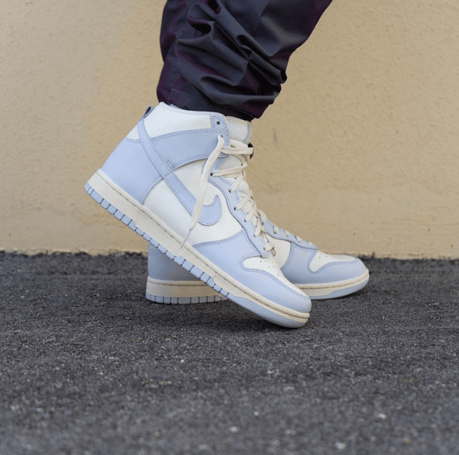 耐克Dunk白蓝高帮新款上脚图 Nike Dunk High WMNS “Football Grey” 全新耐克Dunk发售 货号：DD1869-102