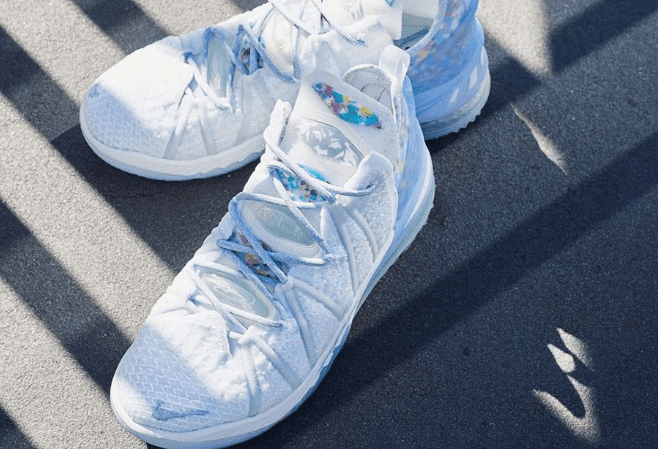 耐克詹姆斯18冰淇淋配色实物图 Nike LeBron 18 “Blue Tint” 耐克白蓝色实战球鞋 货号：CW3156-400-潮流者之家
