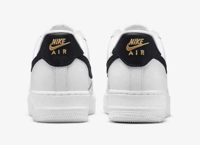 耐克空军白黑低帮新款 Nike Air Force 1 Low 金色表示点缀新款耐克空军发售 货号：CZ0270-102