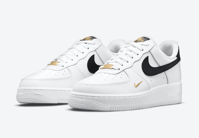 耐克空军白黑低帮新款 Nike Air Force 1 Low 金色表示点缀新款耐克空军发售 货号：CZ0270-102