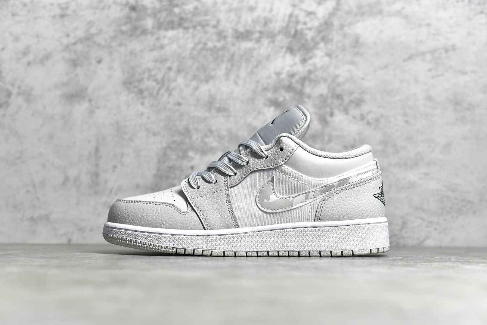 AJ1灰白迷彩小迪奥低帮工厂实拍 Air Jordan 1 Low "White Camo" 纯原版本AJ1迷彩迪奥 货号：DC9036-100