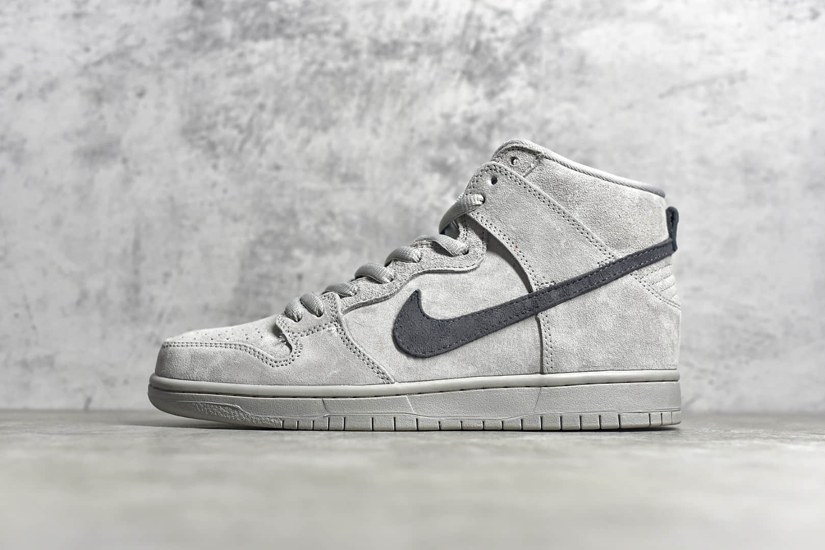 耐克Dunk SB灰色麂皮高帮 Nike Dunk SB High 耐克Dunk SB卫冕冠军联名耐克最高品质 货号：313171 036