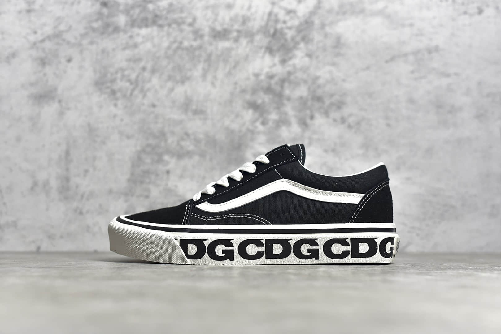 万斯CDG联名黑色低帮 CDG x VANS 新款联名 万斯硫化鞋 万斯帆布鞋