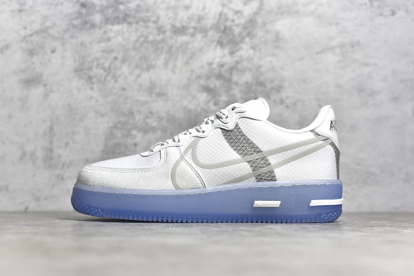 耐克空军骨白实拍图 NIKE Air Force 1 React Light 空军一号冰蓝骨白纯原品质 货号：CQ8879-100