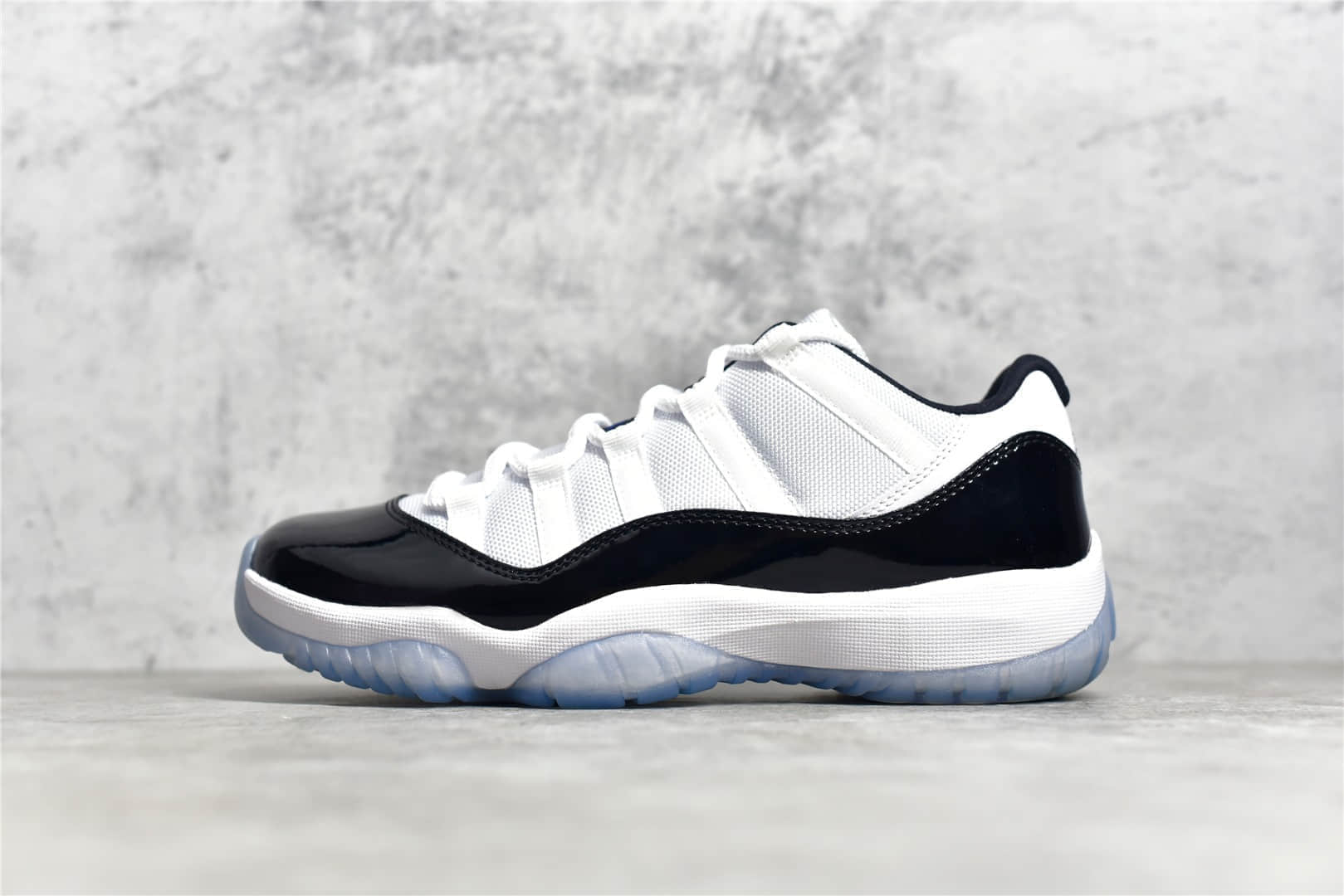 AJ11黑白康扣低帮 Air Jordan 11 Low "Concord" 莆田纯原版本AJ11康扣篮球鞋 AJ11康扣2014复刻 货号：528895-153