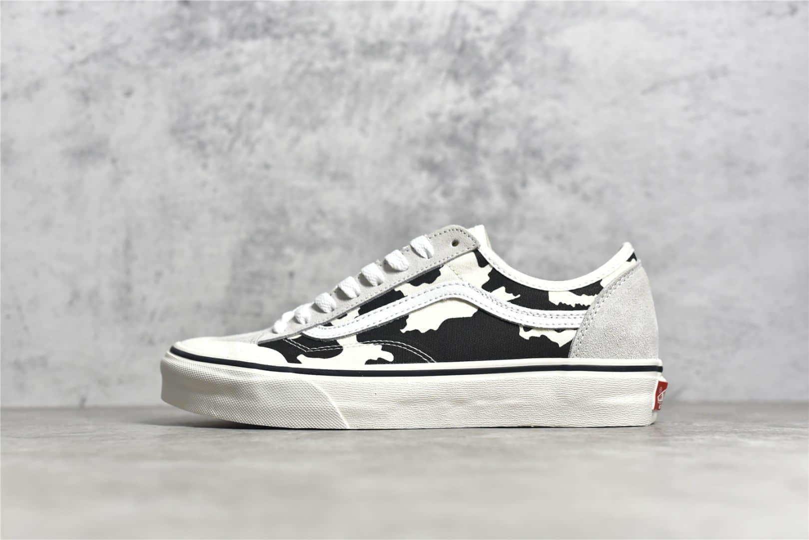 万斯黑白奶牛GD同款 Vans Style 36 Decon SF 万斯权志龙同款海外限定 万斯半月包头硫化低帮帆布鞋