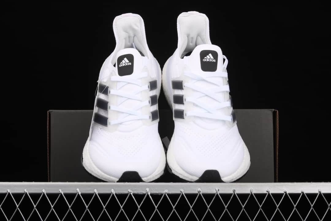 阿迪达斯UB7.0白色跑鞋 adidas Ultra Boost 2021 阿迪达斯2021新款 阿迪达斯BOOST白色跑鞋 货号：FY0837-潮流者之家