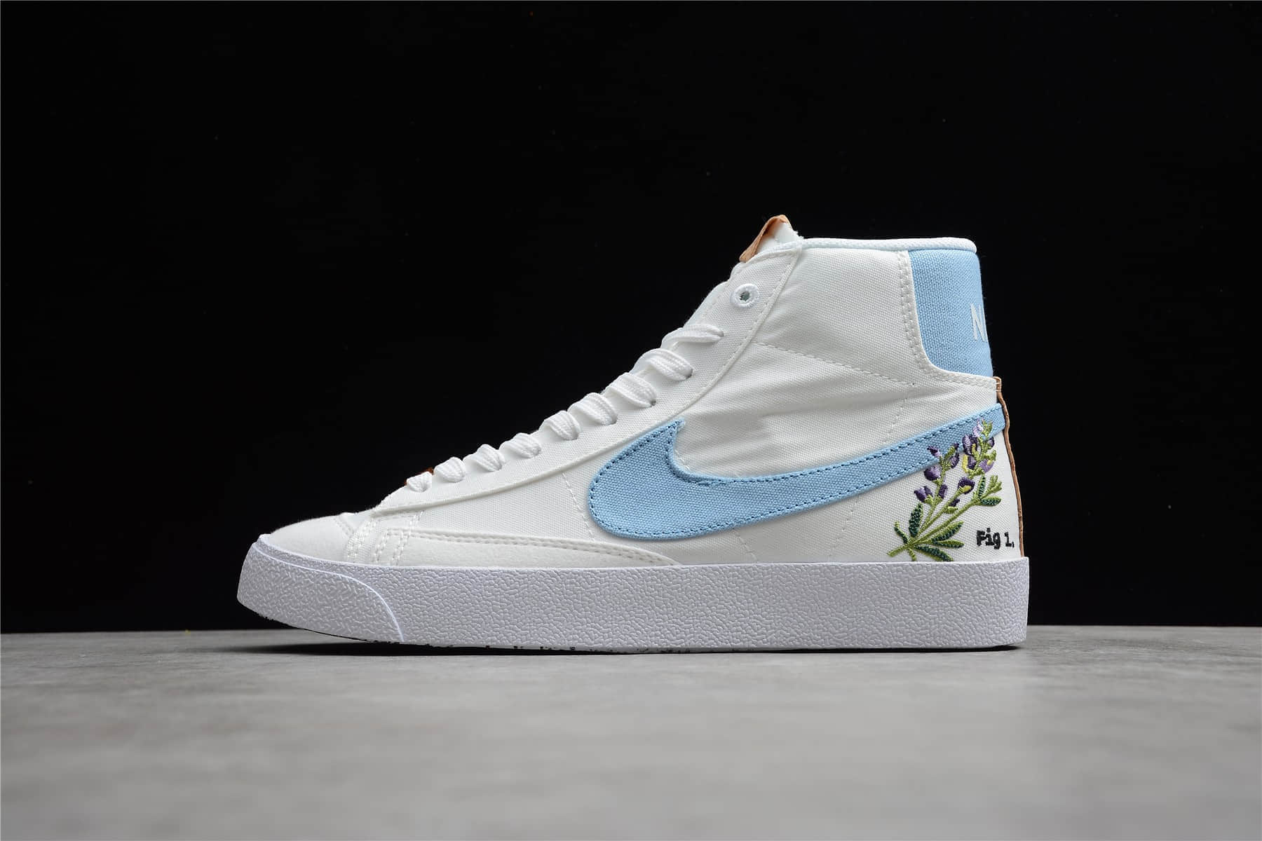 耐克开拓者高帮帆布花卉刺绣 Nike Blazer Mid '77 “Indigo” 耐克开拓者白蓝高帮帆布鞋 货号：DC9265-100