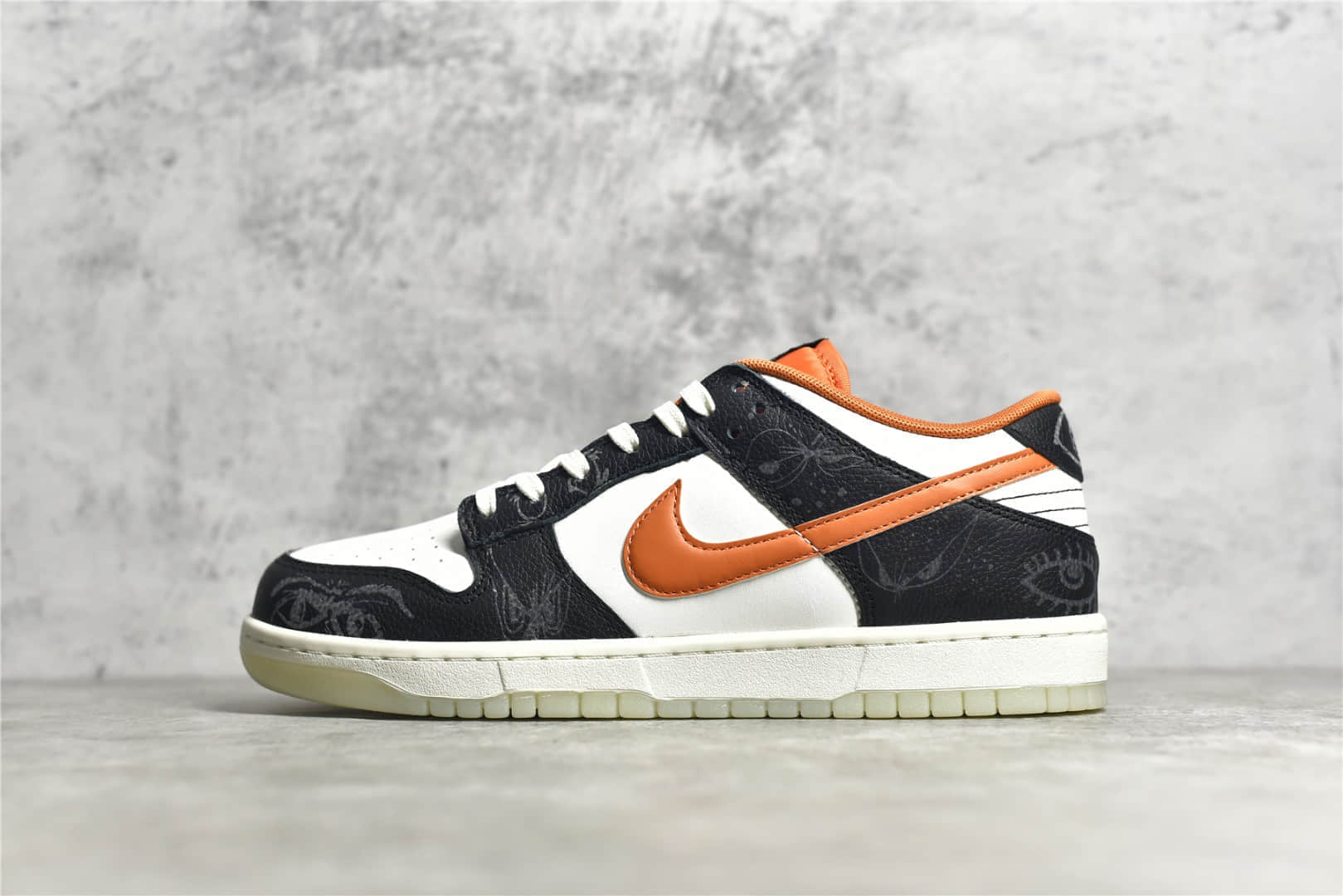 耐克Dunk SB万圣节大底反光配色 NIKE Dunk SB Low 耐克Dunk SB黑白橙猫头鹰 货号：DD3357-100