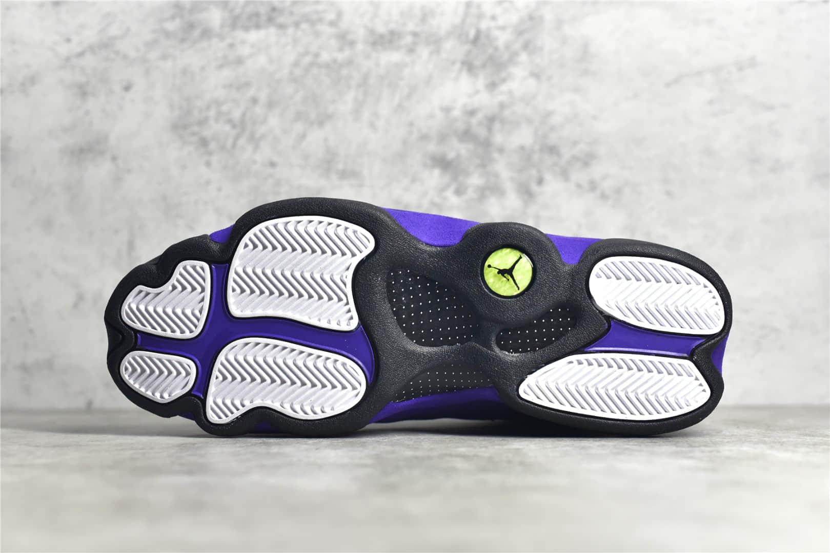 PK纯原版本AJ13黑紫 Air Jordan 13 Retro “Court Purple” AJ13真猫眼 AJ13原厂真碳纤维缓震球鞋 货号：DJ5982-015-潮流者之家