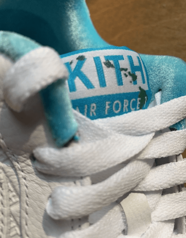 耐克空军Kith联名新款实物图 Kith x Nike Air Force 1 Low “Hawaii” 耐克空军白蓝色低帮 货号：DC9555-100