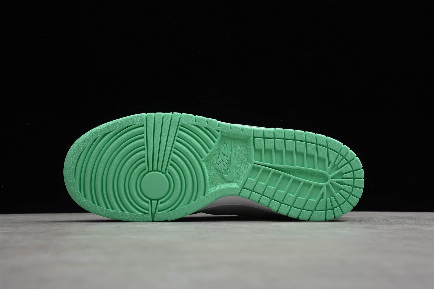 耐克Dunk蒂芙尼绿白低帮 Nike Dunk Low WMNS “Green Glow” 耐克Dunk原厂复刻 耐克Dunk薄荷绿 货号：DD1503-105-潮流者之家