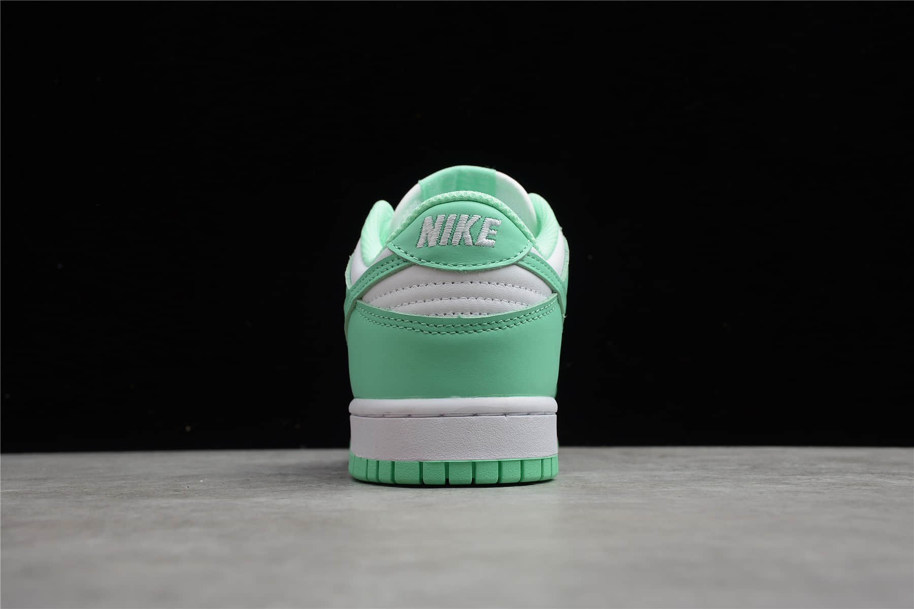 耐克Dunk蒂芙尼绿白低帮 Nike Dunk Low WMNS “Green Glow” 耐克Dunk原厂复刻 耐克Dunk薄荷绿 货号：DD1503-105-潮流者之家