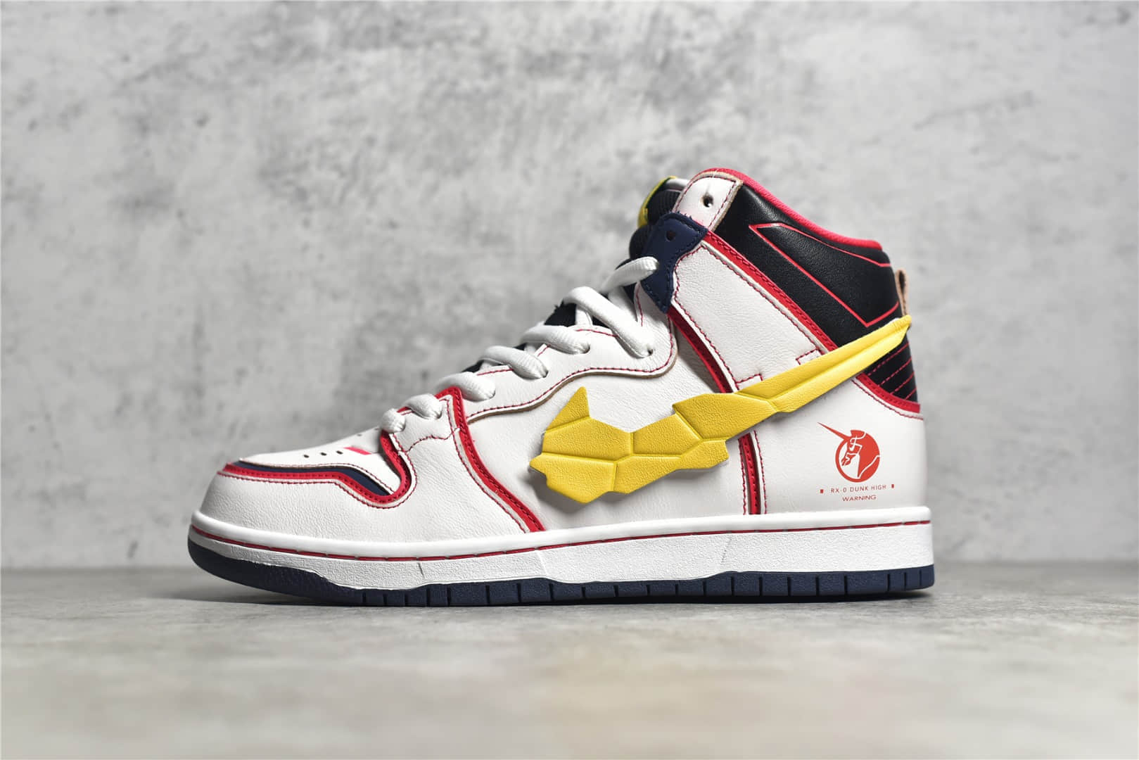 耐克SB Dunk 高达联名款高帮 Gundam x Nike SB Dunk High 耐克动漫联名 耐克玩具总动员 货号：DH7717-100