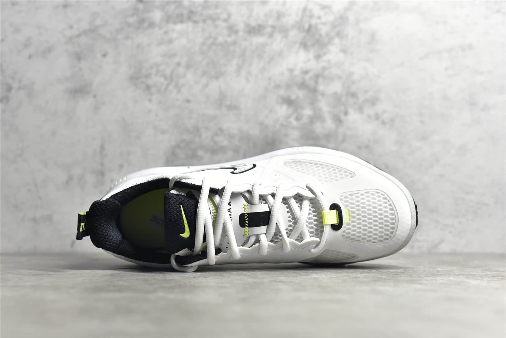 耐克Air Max Genome白色鞋面绿色气垫 Nike Air Max Genome 耐克全掌气垫跑鞋 货号：CW1648-100-潮流者之家