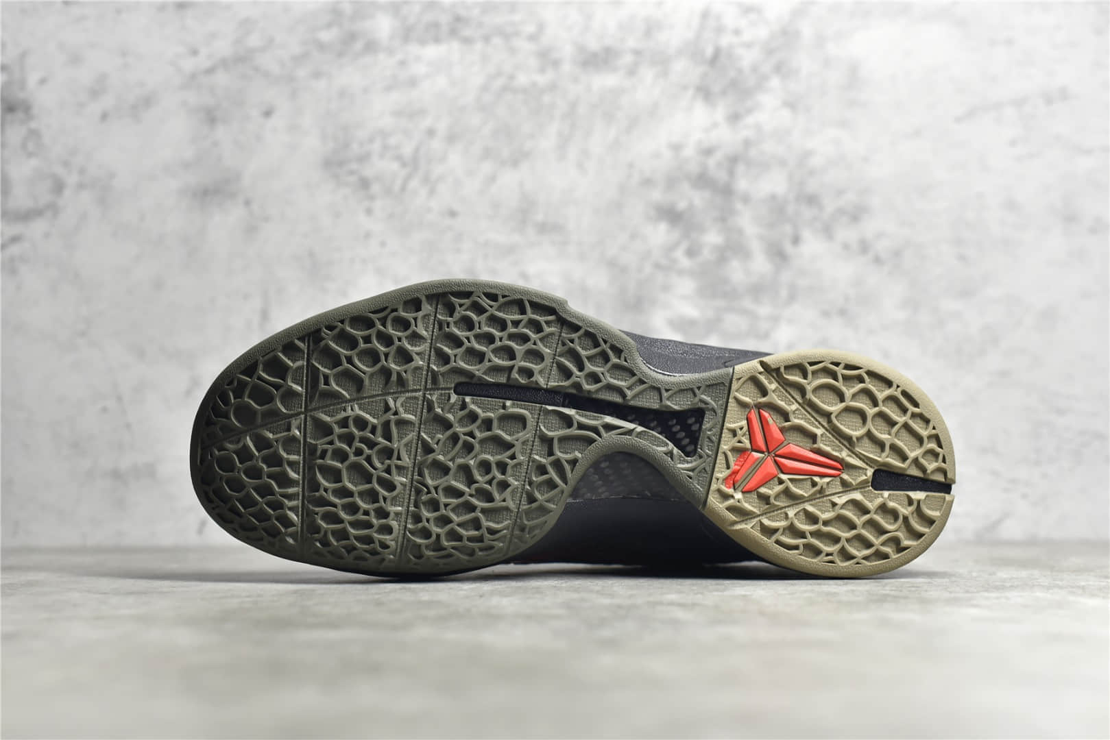 耐克科比6沙漠迷彩实战球鞋 Nike Kobe 6