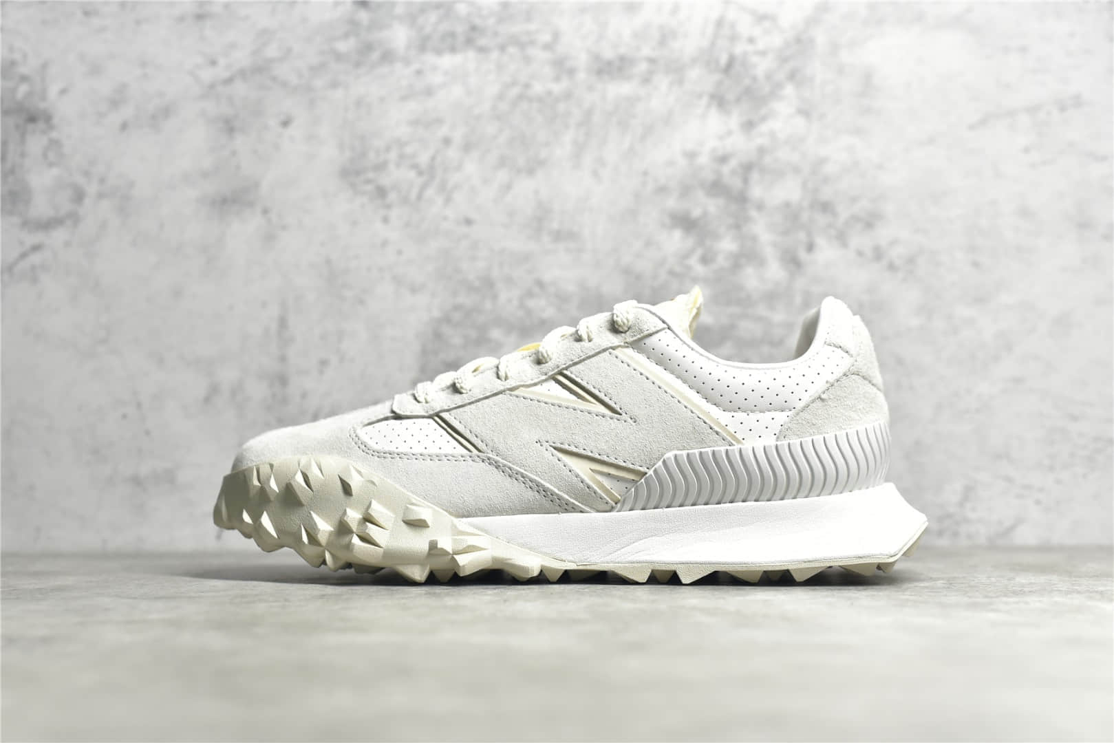 新百伦NB72白色跑鞋 New Balance UXC72 公司级版本NB牛津布 货号：UXC72CBF