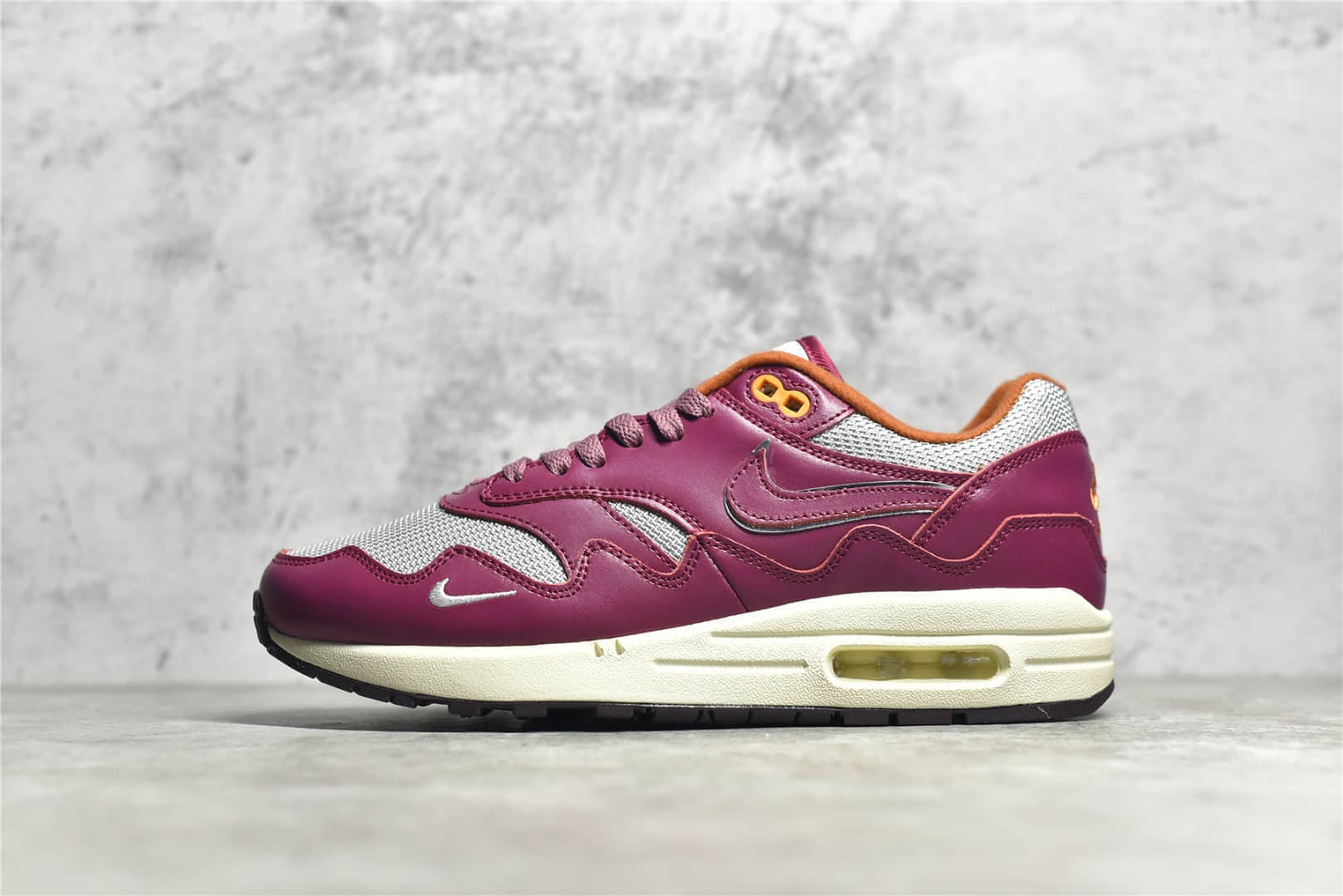 耐克AIR MAX1 PATTA联名酒红色 Patta x Nike Air Max 1 耐克MAX1联名款 货号：DO9549-001