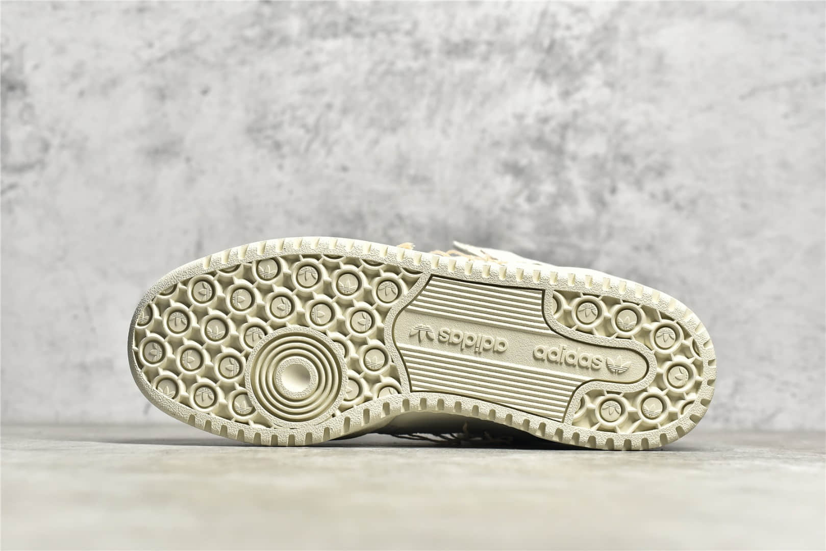 阿迪达斯Forum84骨白线头板鞋 adidas Originals Forum 84 OG “Bright Blue” 货号: GW0299-潮流者之家