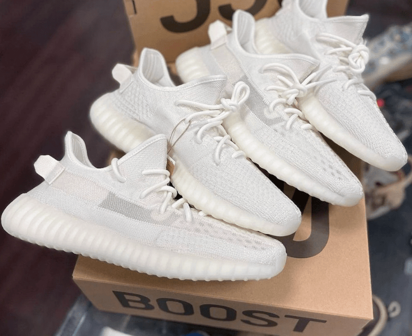 阿迪达斯椰子350V2纯白2.0 adidas Yeezy Boost 350 V2 “Pure Oat” 椰子350V2白色上脚 货号：HQ6316