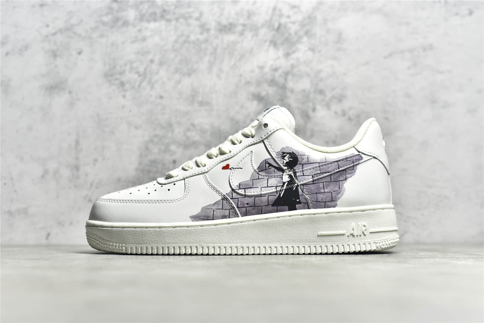 耐克空军情人节爱心配色 Nike Air Force 1 Low ’07 耐克情人节限定 货号：LZ5988-505