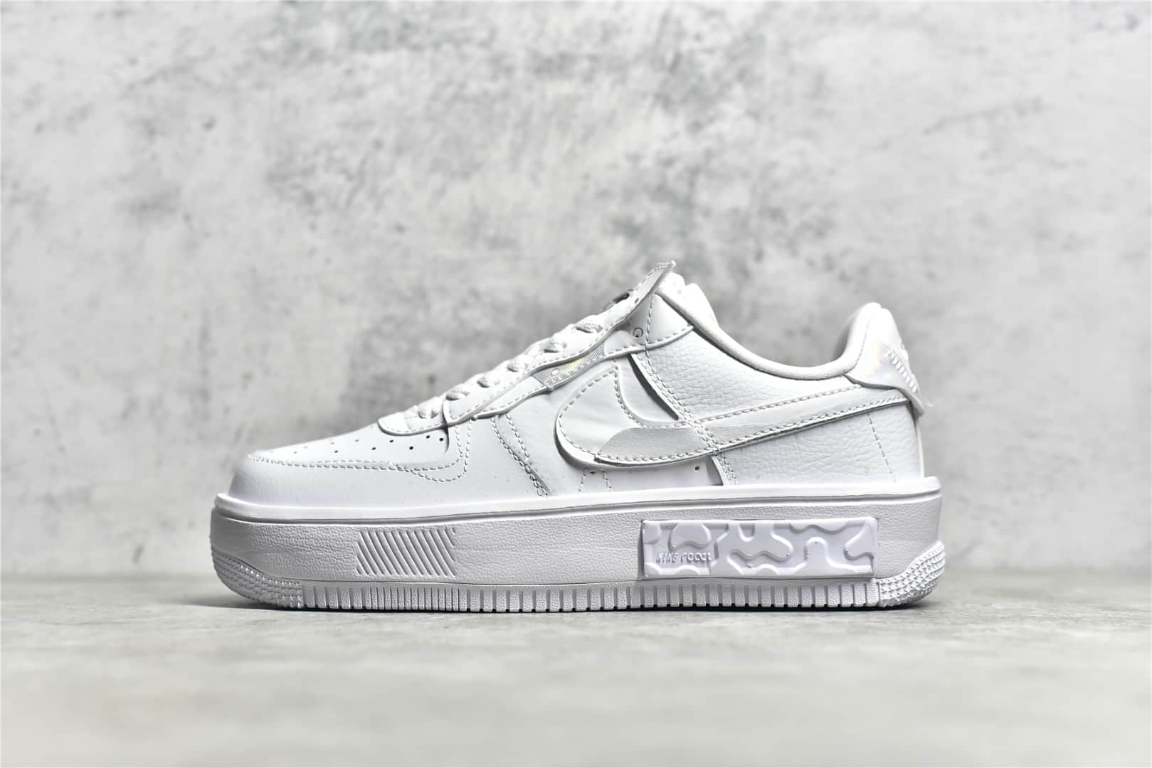 耐克空军瑞亚Fontanka联名 Nike Air Force 1 Fontanka 纯原版本耐克空军白色低帮 货号：D02332-111